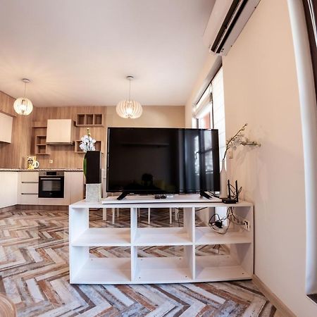 Bright 1Bdr Apartment With A Balcony Sófia Exterior foto