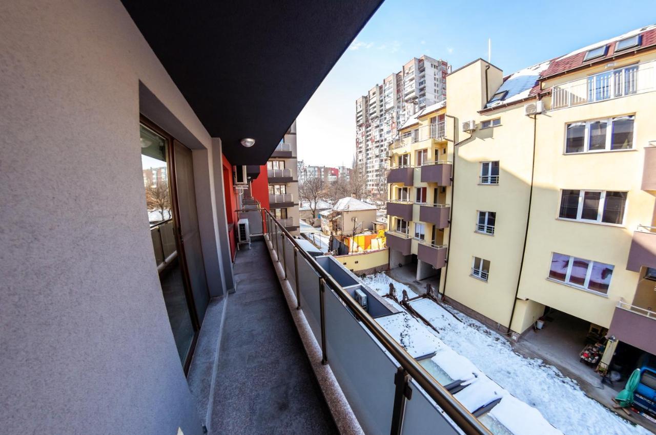 Bright 1Bdr Apartment With A Balcony Sófia Exterior foto
